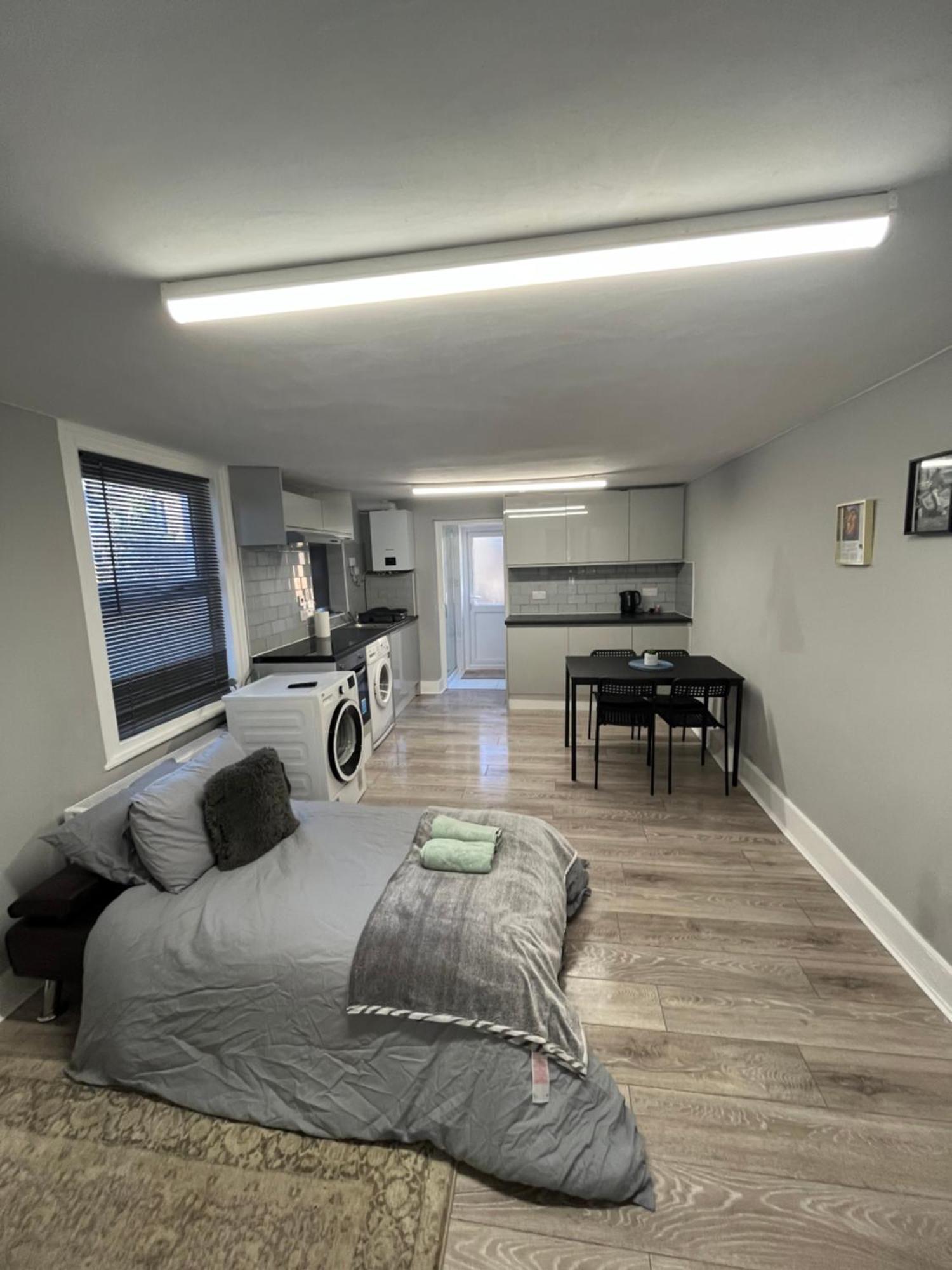 Super Central 2 Bed Flat Лондон Экстерьер фото